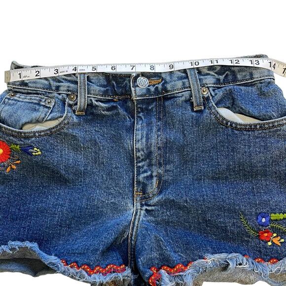 VTG Y2K Arizona Jean Co Embroidered Floral Denim Jean Shorts Juniors Size 5 - Picture 7 of 9